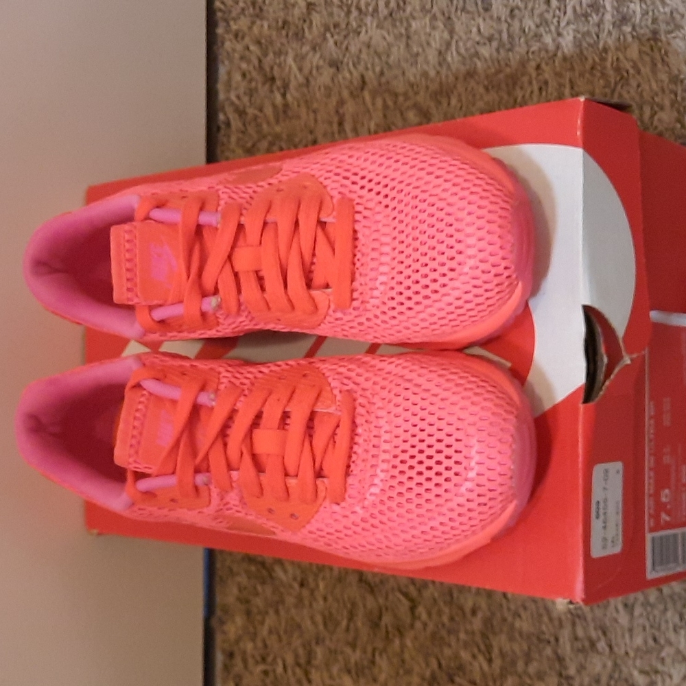 Nike Women's Pink Athletic Shoes
